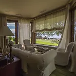 Nabia Hotel 4*