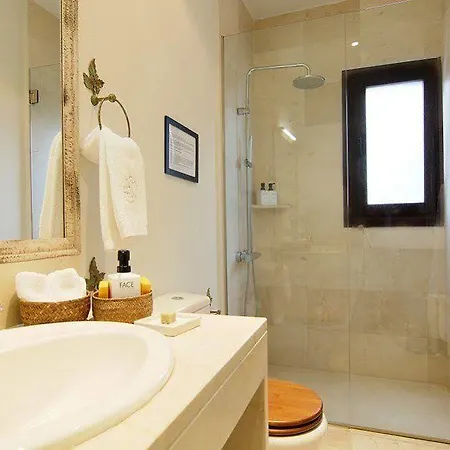Nabia Otel 4*