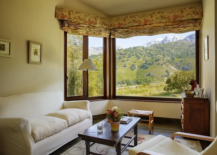 호텔 나비아 칸델레다