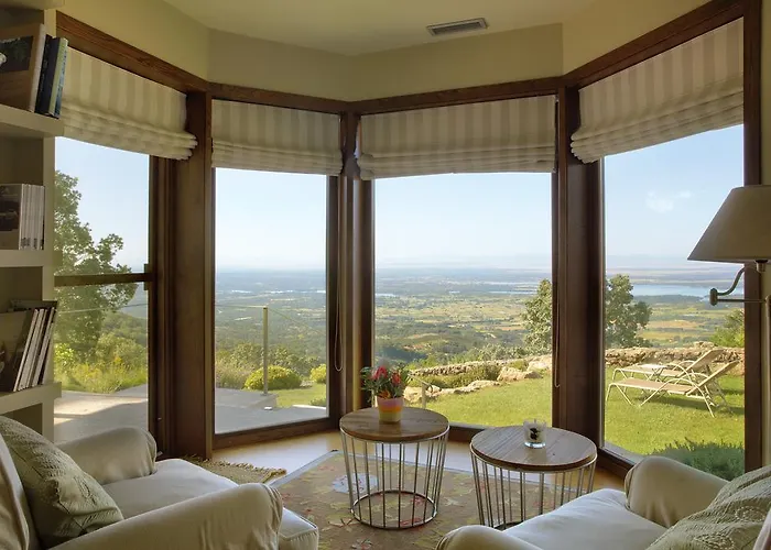 나비아 칸델레다