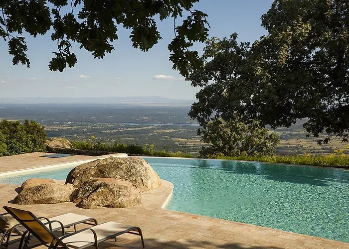 나비아 칸델레다