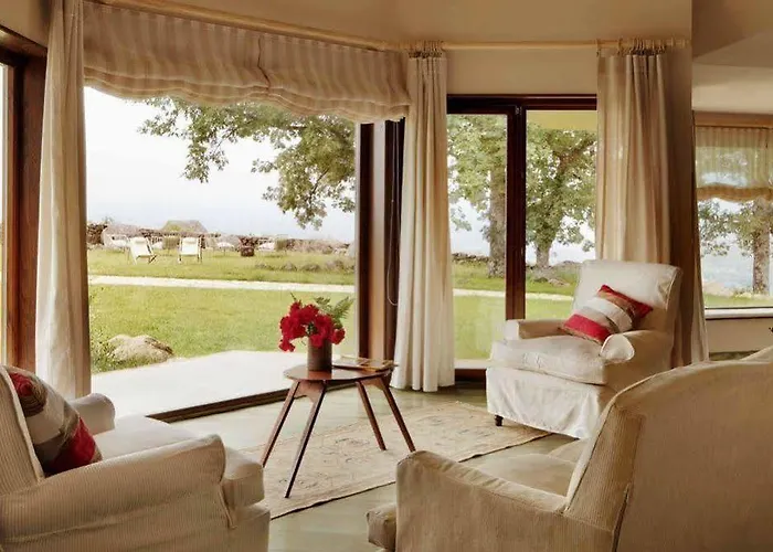 호텔 나비아 칸델레다