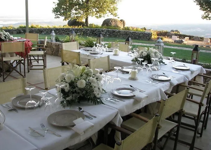 호텔 나비아 칸델레다