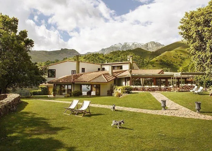 나비아 호텔 칸델레다