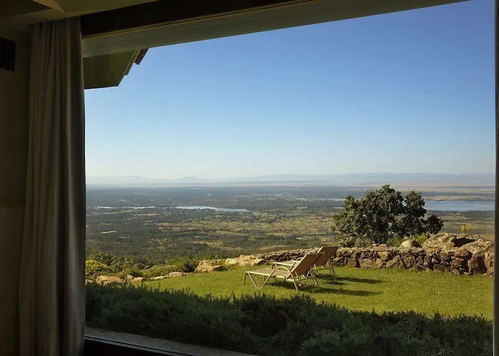 나비아 호텔 칸델레다